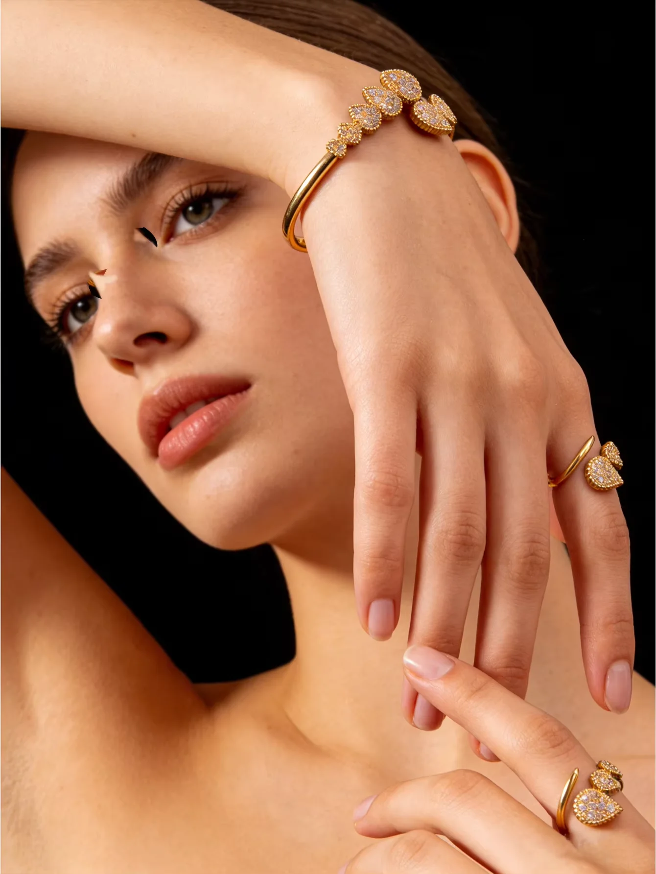Women Floral Leaf Open Cuff Bangle And Ring Set Full Paved Shiny Stone Decor 2 Pieces Fashion Jewelry For Wedding Party Evening