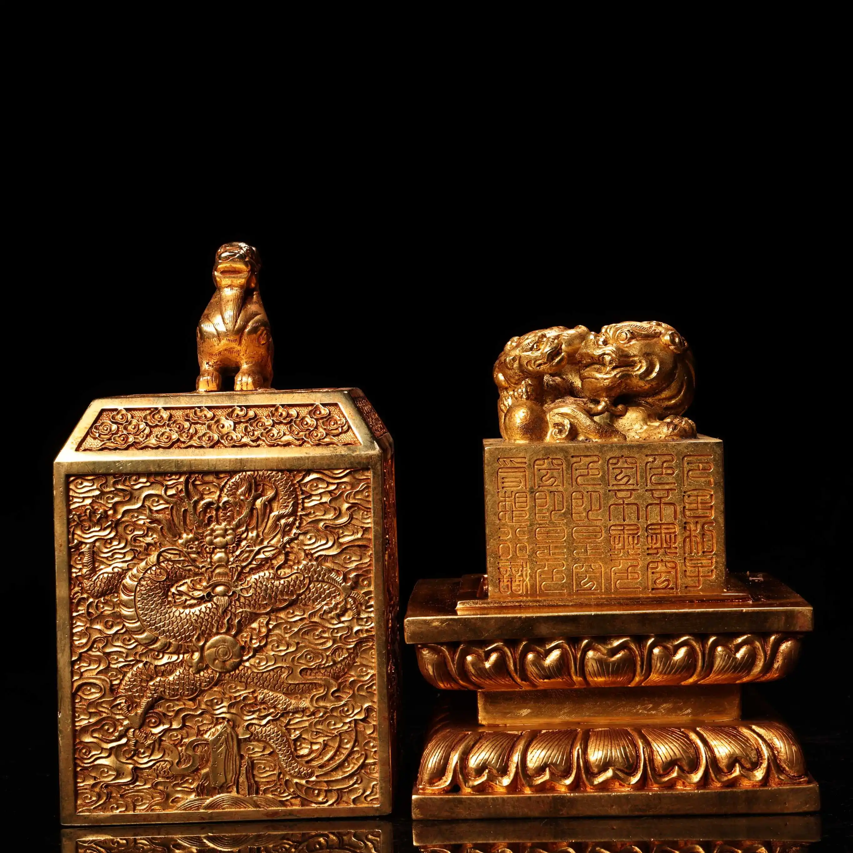 

6"Tibetan Temple Collection Old Purple Bronze Gilded High Relief Dragon Pattern Lion Statue Seal Dragon Box Worship Hall