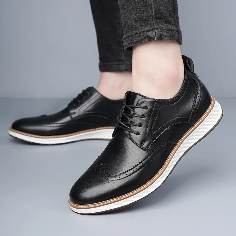 أحذية رجال الأعمال عارضة كلاسيكية ومريحة نمط الرجعية العمل والمكتب حار بيع الكبار بالإضافة إلى حجم الأحذية الجديدة الدانتيل يصل