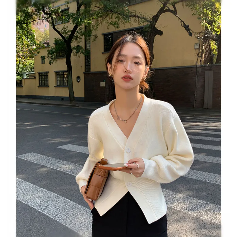 French Vintage Lazy Style Knitted Cardigan Sweater Coat 2023 Autumn New V Neck Long Sleeve Solid Color Slim Top