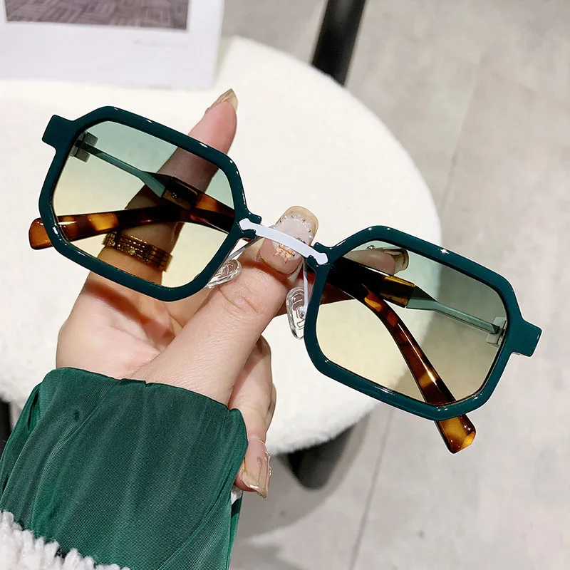 2025 مصمم النظارات الشمسية لوكس فام تتجه نظارات عطلة النظارات الشمسية النساء في الهواء الطلق lrest خمر Gafas Lunette دروبشيبينغ