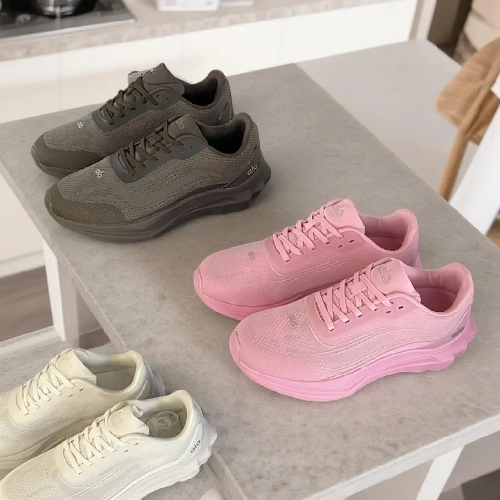 

Fall Lightweight breathable running shoes, mesh material, burden-free running in summer