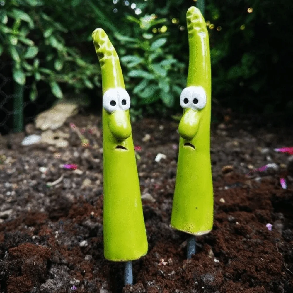 2Pcs Creative Bamboo Shoot Plant Crafts Cute Expression Green Bamboo Shoot Garden Stakes Handmade Weatherproof