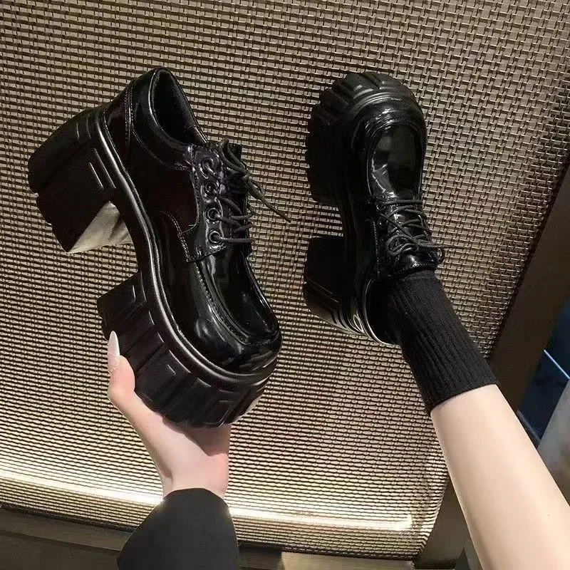 

Женские туфли на высоком каблуке на толстой подошве со шнуровкой, женские маленькие кожаные туфли нового стиля 2025 года в британском стиле с бисквитом