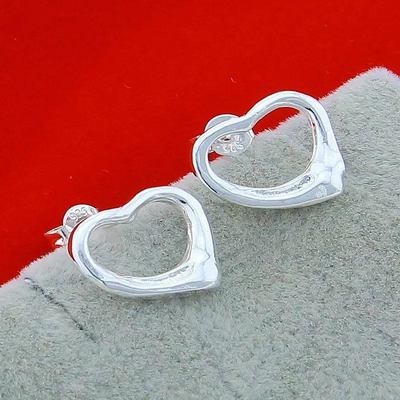 

925 Sterling Silver Luxury Exquisite Hollow Heart Shaped Stud Earrings for Women Charm Fashion Jewelry Party Accessories Gift