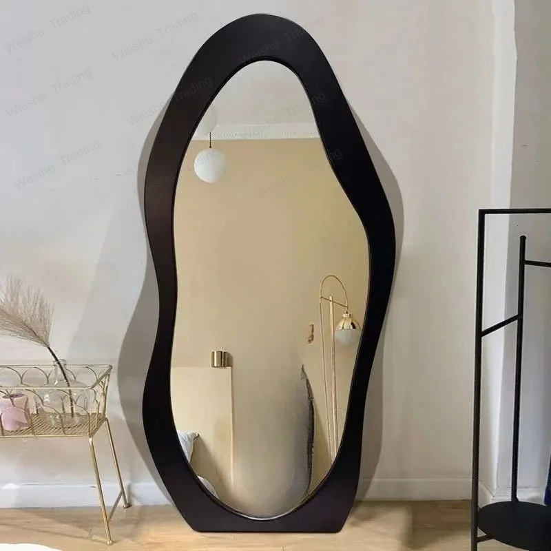 

Кремовое зеркало в полный рост, нестандартной формы, для дома и магазинов одежды, от пола до потолка.