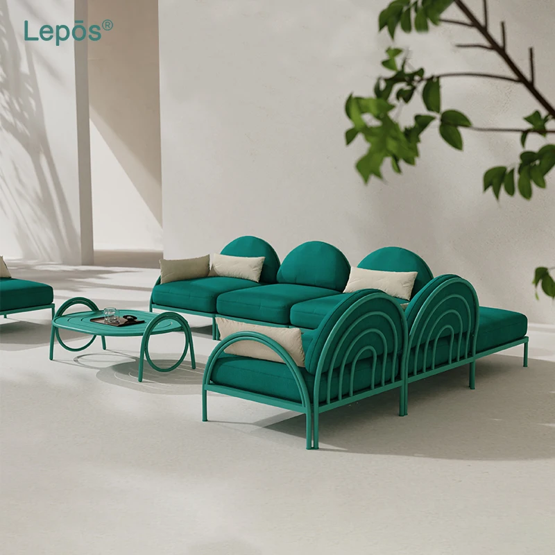 الأثاث الخارجي الحديثة أريكة حديقة فناء فيلا فناء وحدات الاقسام أريكة فاخرة فندق Resorts الألومنيوم طقم أريكة في الهواء الطلق