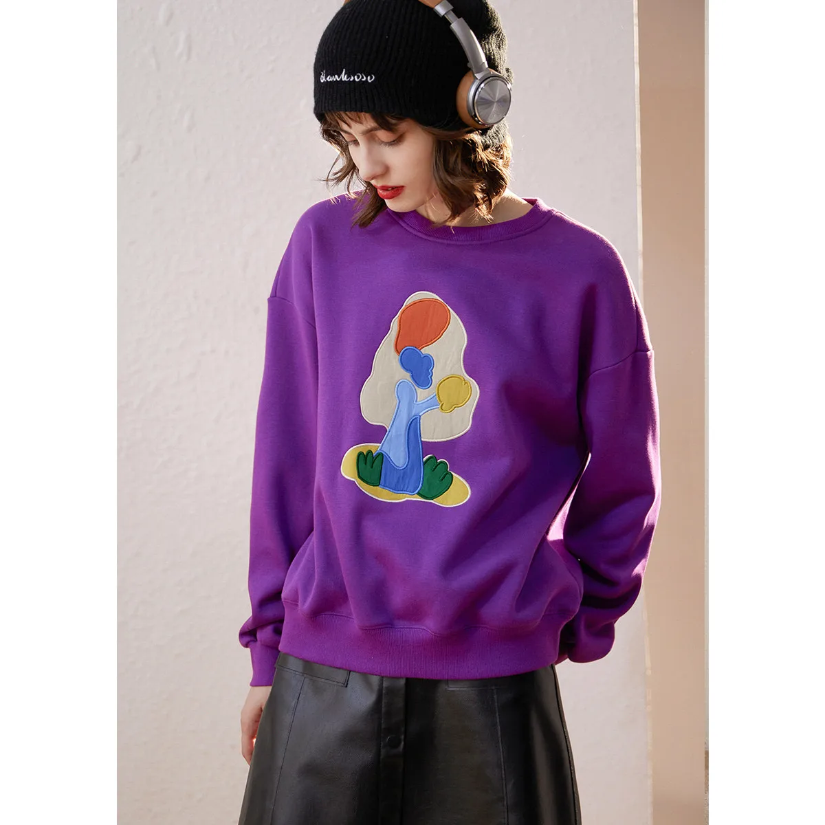 LOUIS YAO 2025 Women's Thick Velvet Hoodie Winter Style Fashionable Round Neck Cartoon Pattern Long Sleeve Hoodie