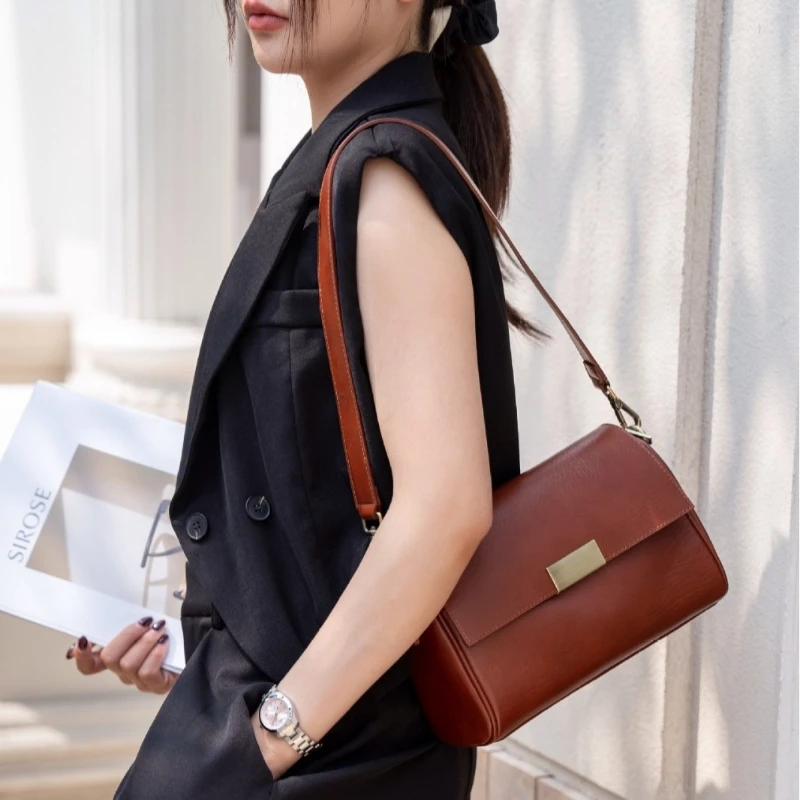 

Ladies' Leather Multifunctional Handbag, Luxurious Soft Cowhide Shoulder Bag, High-end Texture Large Capacity Commuting Bag，2025