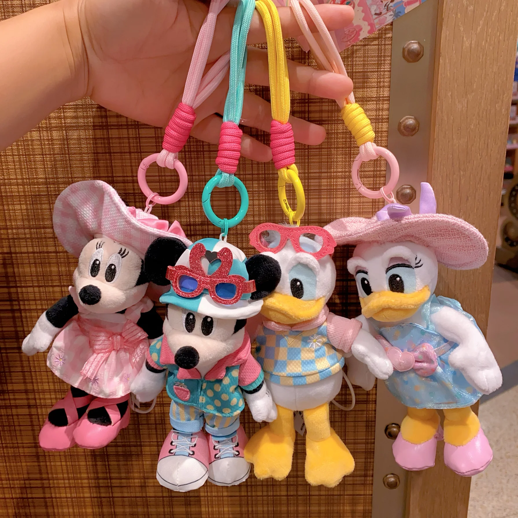

Shanghai Disneyland 2025 Summer Mickey and Minnie Soft Toy Keychain Schoolbag Hanger Gift