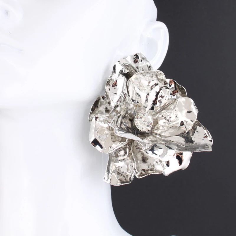 Vintage Hyperbole Irregular Metal Large Flower Earrings for Women European and American Style Fashion Jewelry Daily Accessories