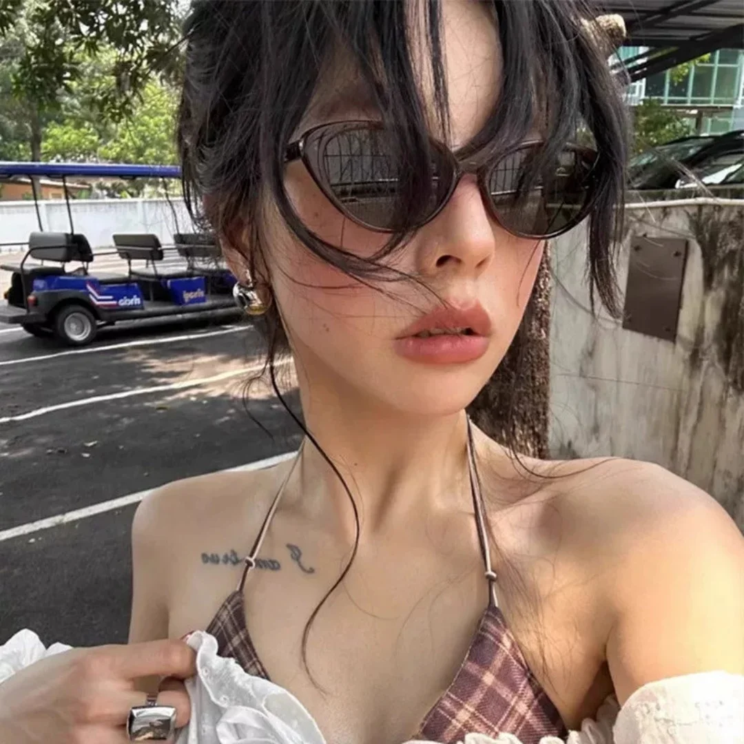 KLASSNUM Vintage Cat Eye Sunglasses Women Sexy Retro Small Cat Eye Sun Glasses Ins Style Eyewear for Female Shades UV400