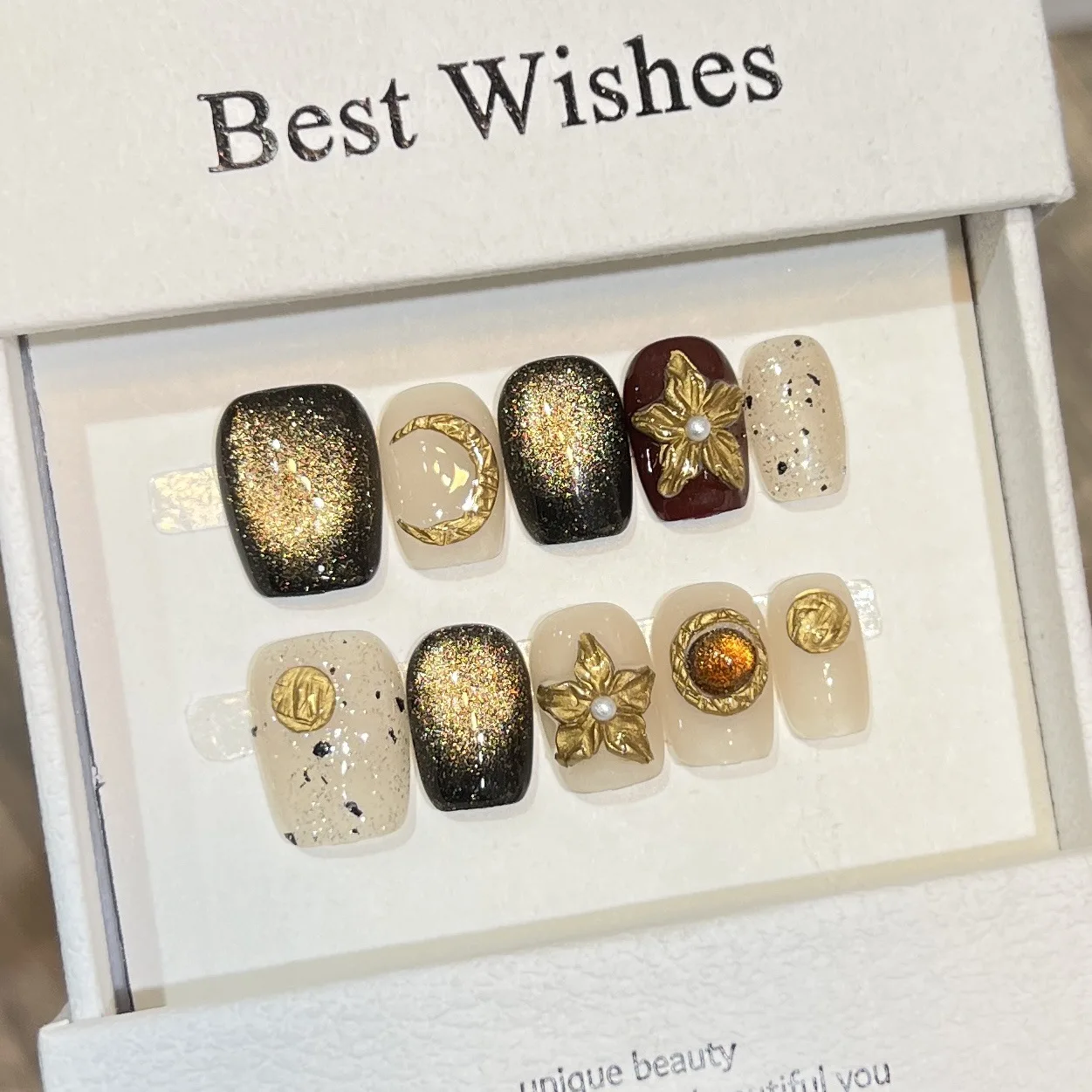 

10Pcs Sun Moon Starlight Golden Relief Flower Handmade Nails Short Nail Tips with Star Pattern for Girls Party Wear Art