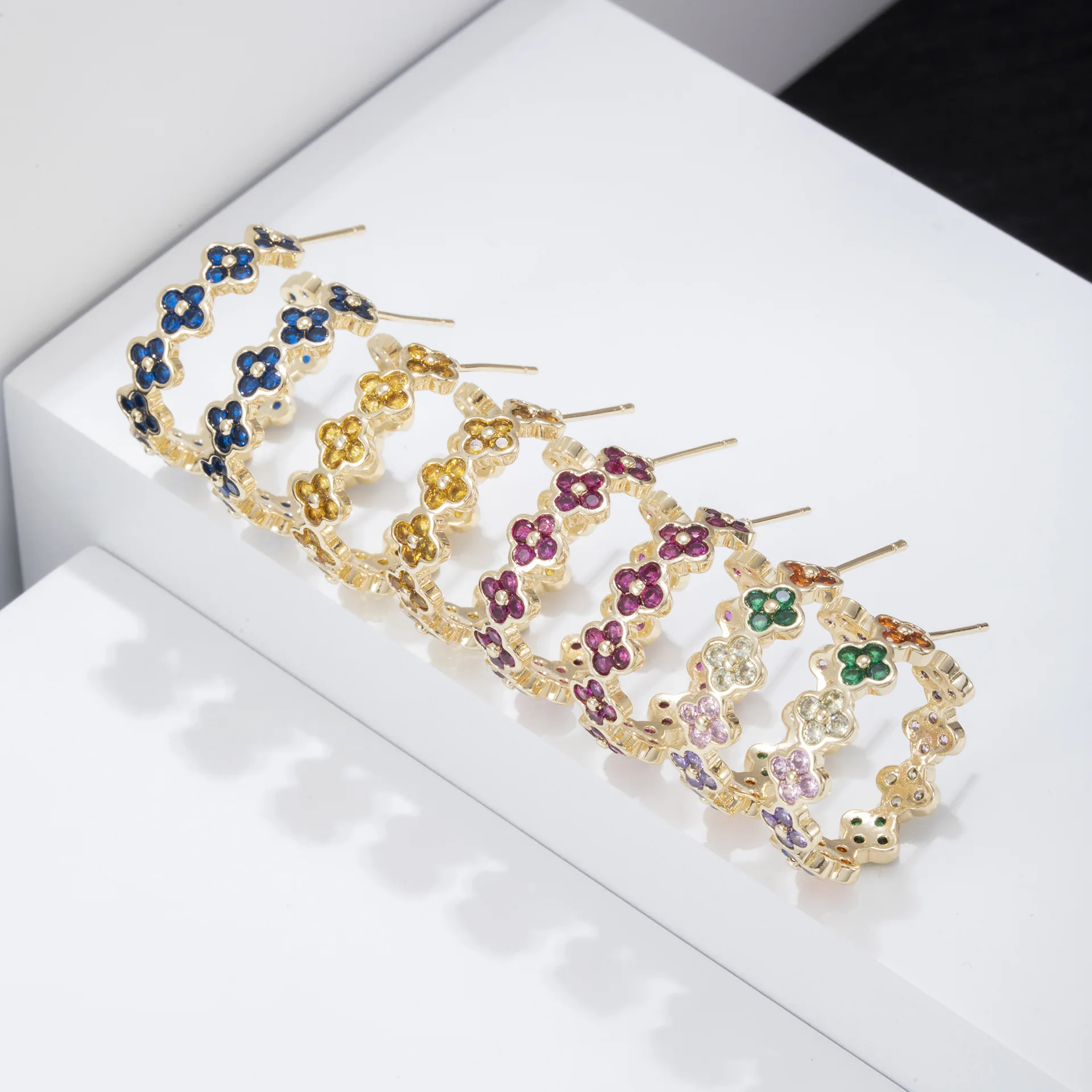 Classic Original Design Crystal Flower Hook Earrings for Women Fashion Stainless Steel Jewelry Earrings Accessories Wholesale