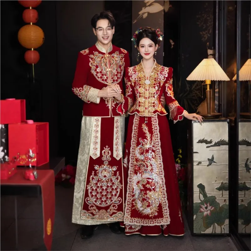 New velvet Chinese-style wedding dress for the ceremony
