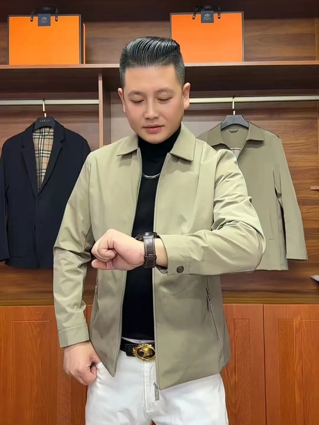 

Мужская демисезонная куртка с отложным воротником: новая коллекция, роскошный стиль, универсальность, модность, тренд, премиум-класс, элегантность