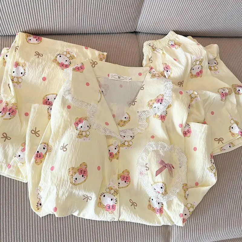 

Новый летний комплект пижамы Sanrio Hello Kitty: шорты и футболка с коротким рукавом, хлопок, для женщин и девочек, домашняя одежда, милый японский стиль, удобный, с кружевом