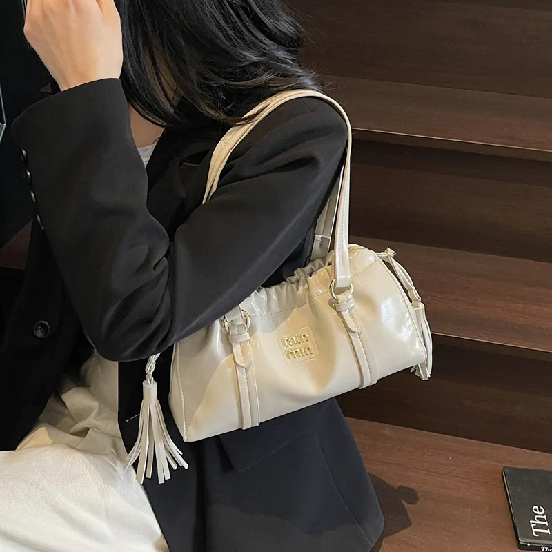 

‌Vintage French Baguette Bag - Women's Oil Wax Leather Shoulder Purse, Folded Drawstring Dumpling Bag for Casual Commuter‌