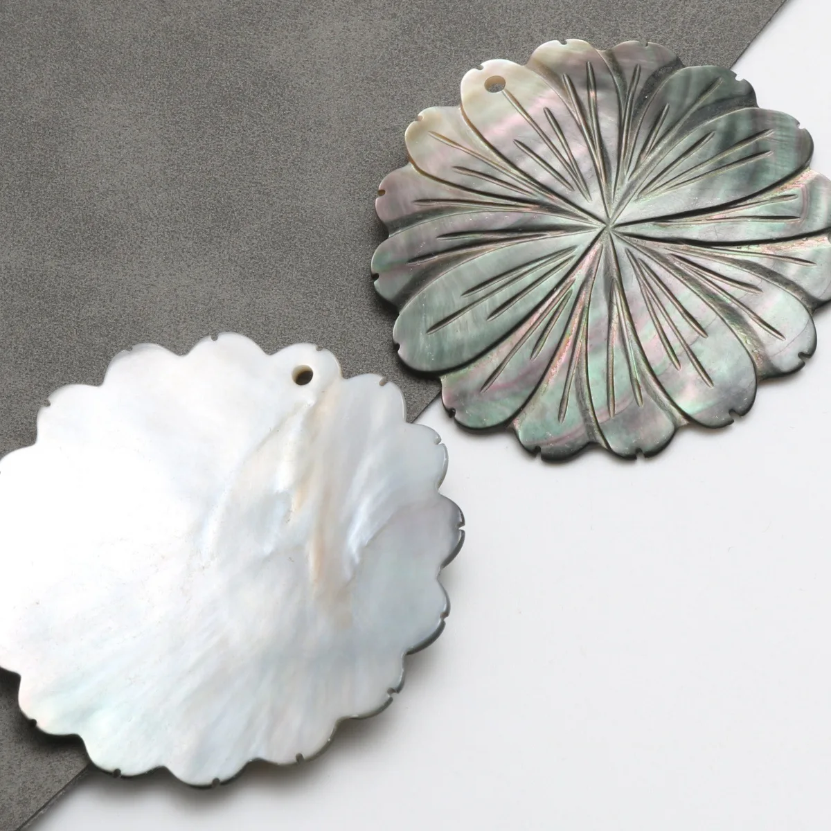 D9 50mm Natural Shell Carved Flower Bead for DIY Brooch Badge Black Mother Pearl Charms Jewelry Hair Clip Making Pendant Decor