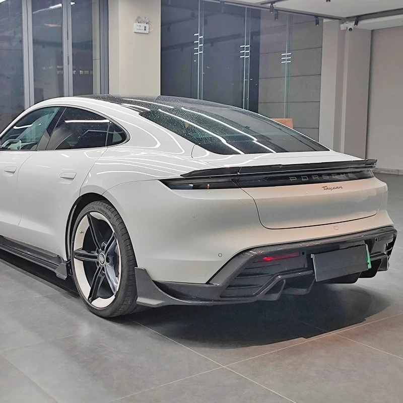 حصريًا 2025 أجزاء ألياف الكربون الجافة طقم الجسم شفة ممتصة للصدمات الخلفية الناشر لبورشه تايكان 4S كروس توريزمو