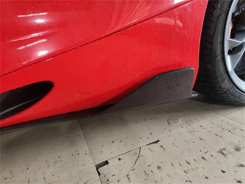 

Suitable for 2015-2018 McLaren 720S modified car accessories, V-style carbon fiber side skirts, car tools