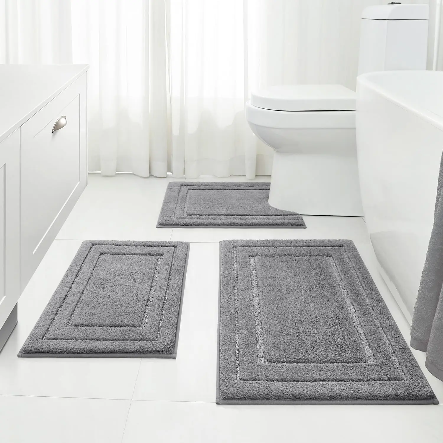 

Soft Absorbent Bathroom Rug Set, Non-Slip Microfiber Mat with U-Shape Design in Grey