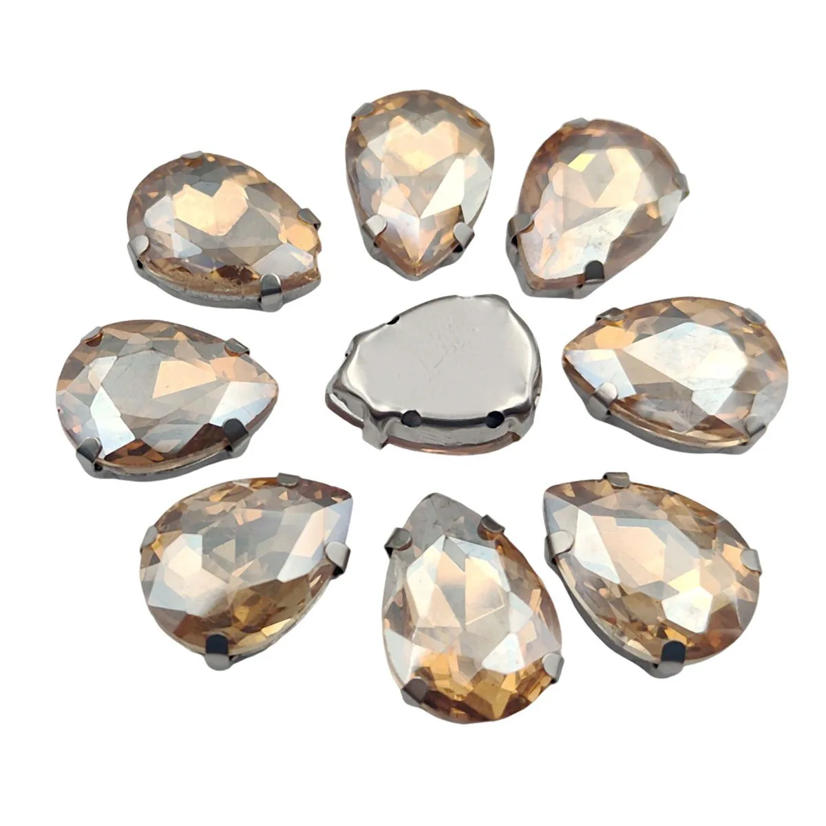Tropfenförmige Glasrhinestones mit Krallenbefestigung, Strass-Diamanten mit silberner Metallbasis, Dekorationskristalle für Handarbeiten. – Detail 6