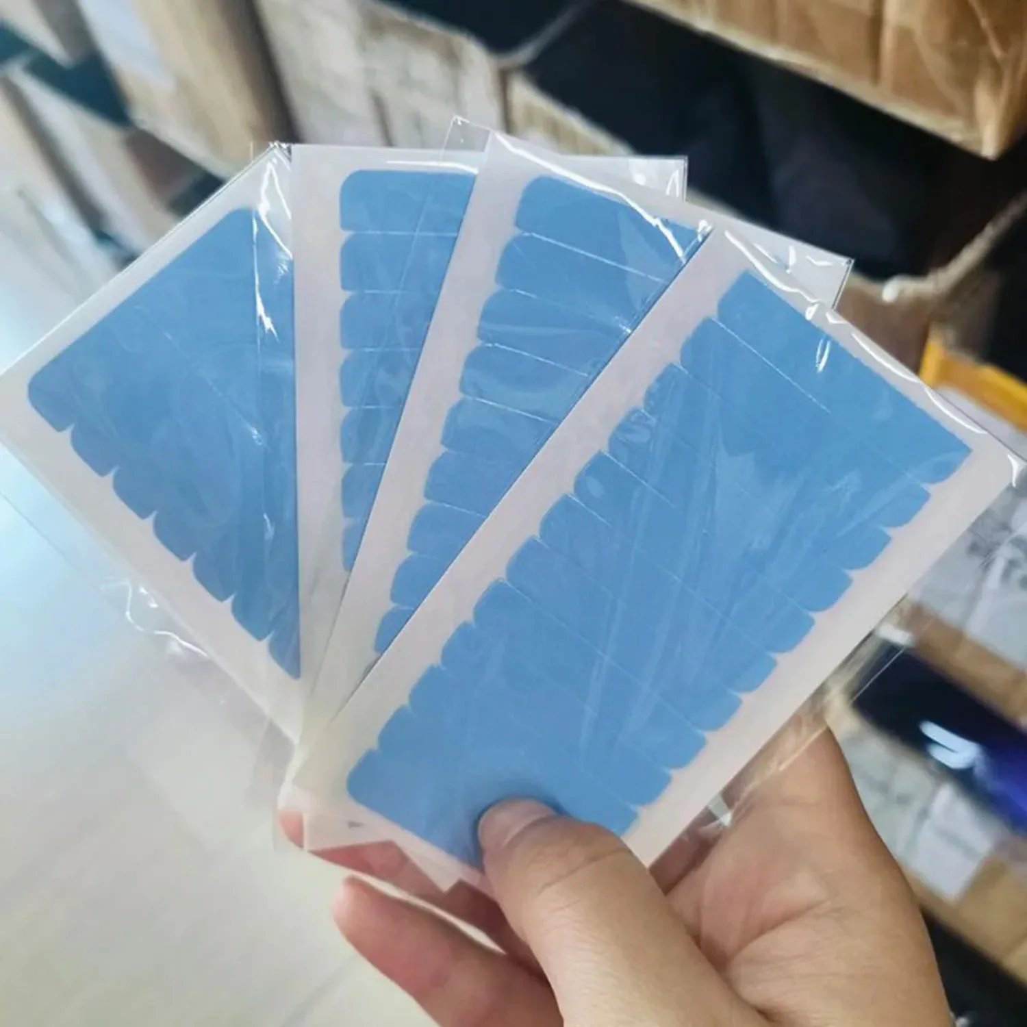 Set di kit per l'installazione della parrucca: nastro impermeabile resistente da 4,0 * 0,8 cm con nastro di ricambio biadesivo per rimozione per estensioni dei capelli o parrucche
