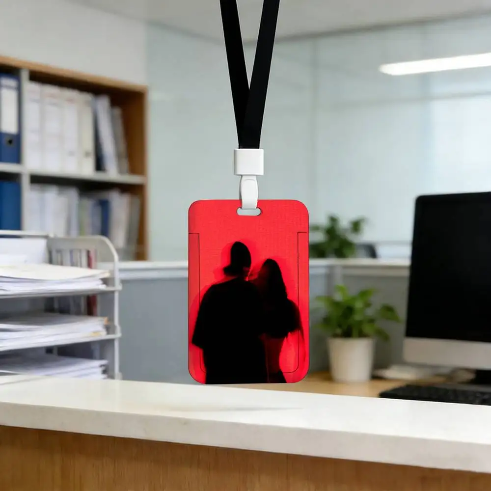 Die Albumkartenhalter von Singer Young Miko mit Lanyard eignen sich für Ausweise, Fahrkarten, Studentenausweise und sind ideale Geschenke für Freunde. – Detail 4