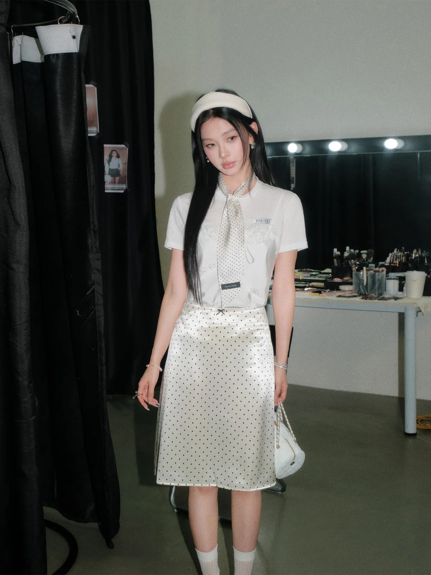 Camiseta Olivia Duo con encaje y patchwork, cuello redondo, manga corta, efecto dos piezas con pañuelo de seda, estilo casual holgado, nueva colección primavera-verano