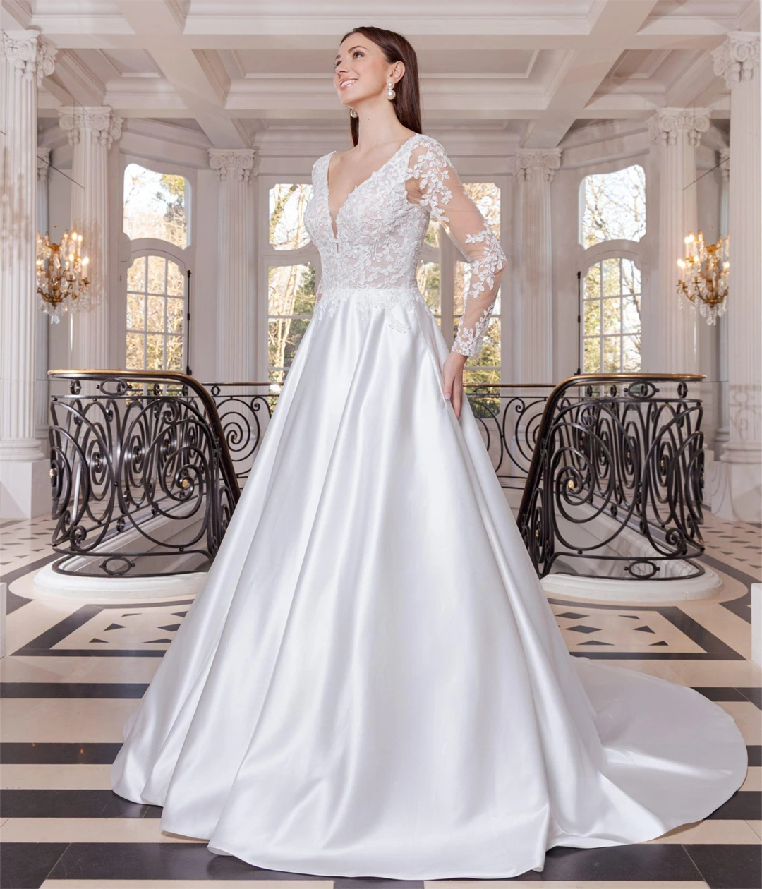 

Vintage Satin Lace Long Sleeve Wedding Dresses Classic Luxurious V-neck Appliques Backless Bridal Church Marriage Formal Gowns