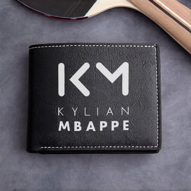 KYLIAN MBAPPE ЛОГОТИП КОЖИ КОЖАНЫЙ КОШЕЛЕК ДИЗАЙН МИНИМАЛИСТИ ДЛЯ МУЖЧИН И ЖЕНЩИН СВЕТЛОЕ ПОЛУЧНОЕ ИСПОЛЬЗУЕМЫЙ КОЖА
