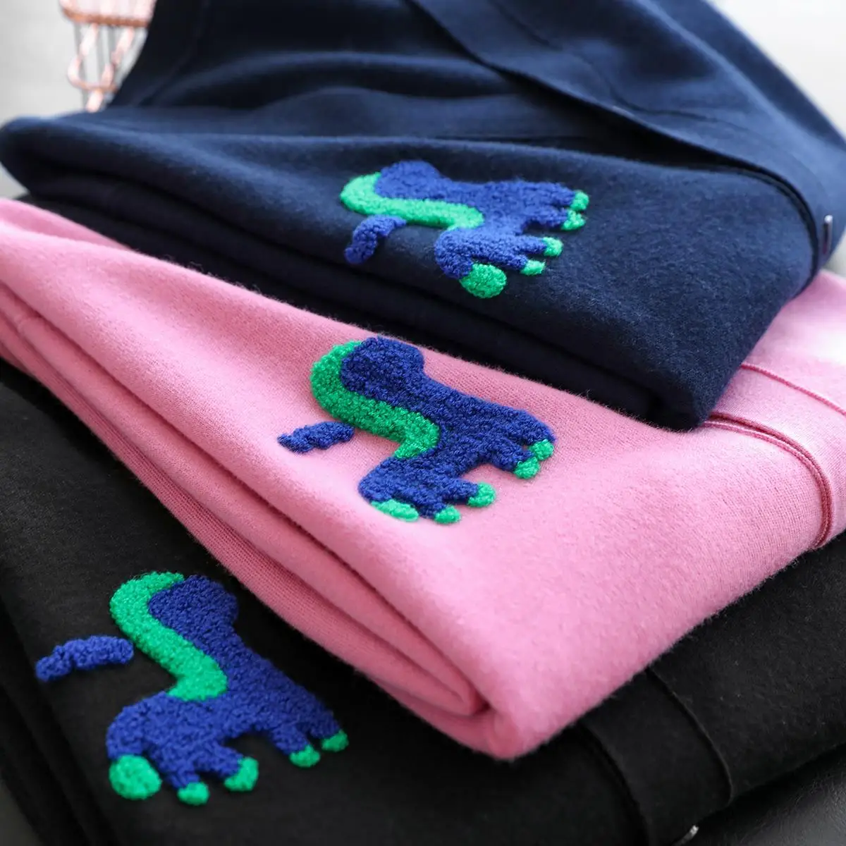 Pure Merino Wool Knitted Cardigan V-Ne Casual Sle Women's Sweater Air Layer Towel Embroidery Autumn New Arrival