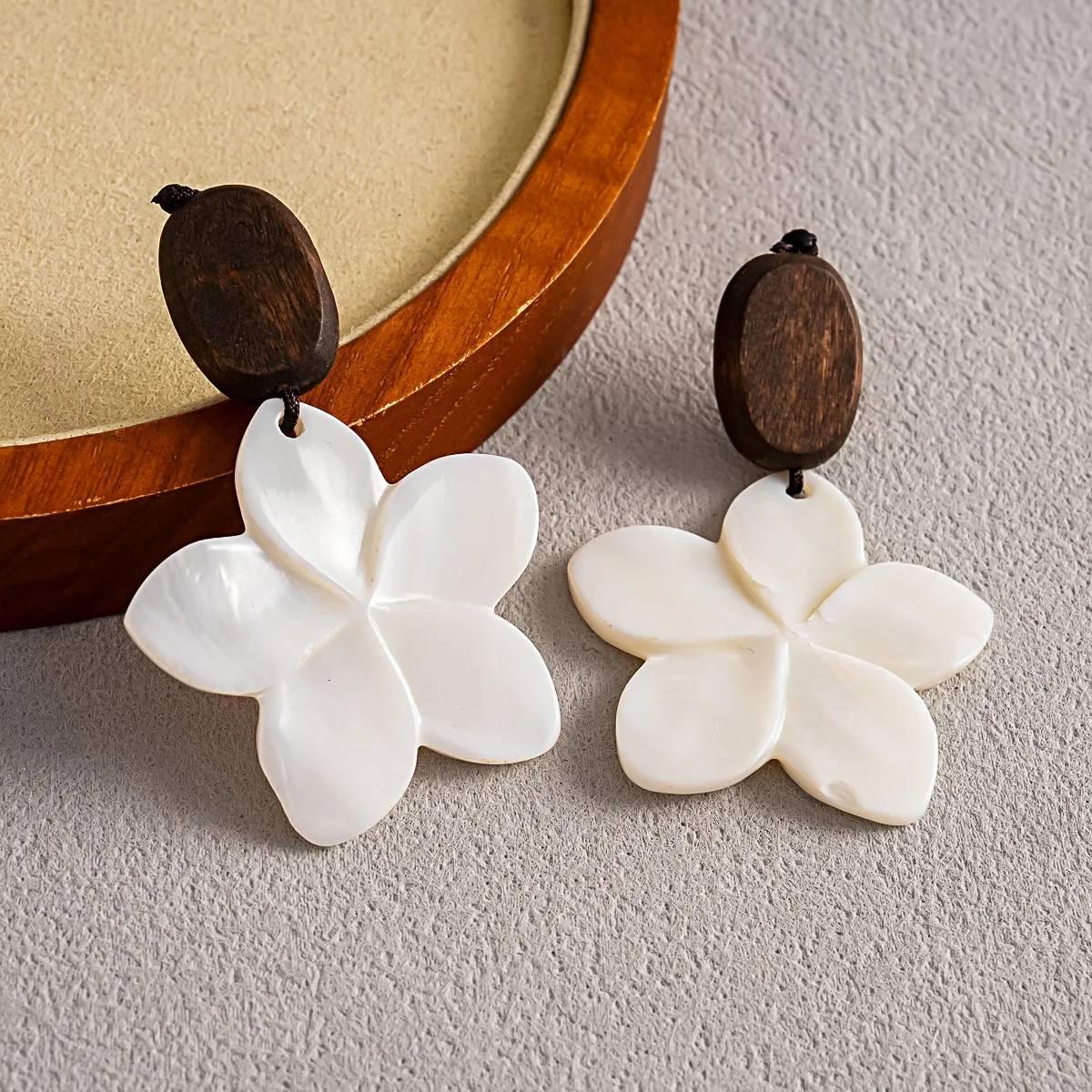 Boho Shell Flower Earrings Wood Oval Stud With Mother Of Pearl Blossom Beach Jewelry Gifts For Women Daily Summer Vacation