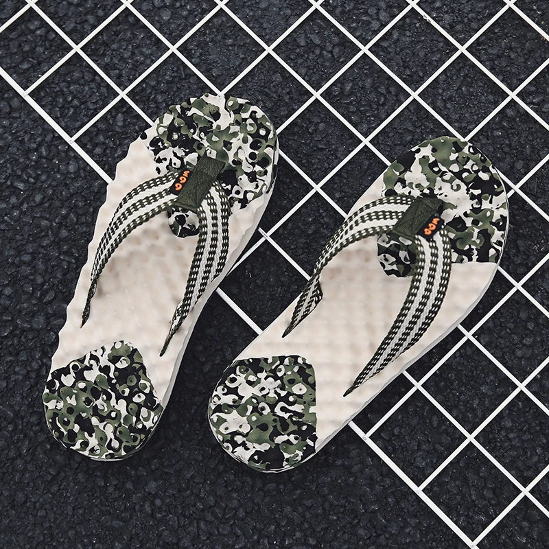 

Men's Comfortable Slip On Slippers Soft Breathable Home Wearable Slippers Anti Slip EVA Material for Casual Wear