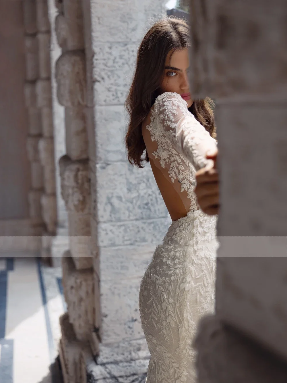 Flavinke カスタマイズされた繊細な花のアップリケフィットボディスネックラインのウェディングドレスロマンチックな 2 で 1 マーメイドブライダルドレス