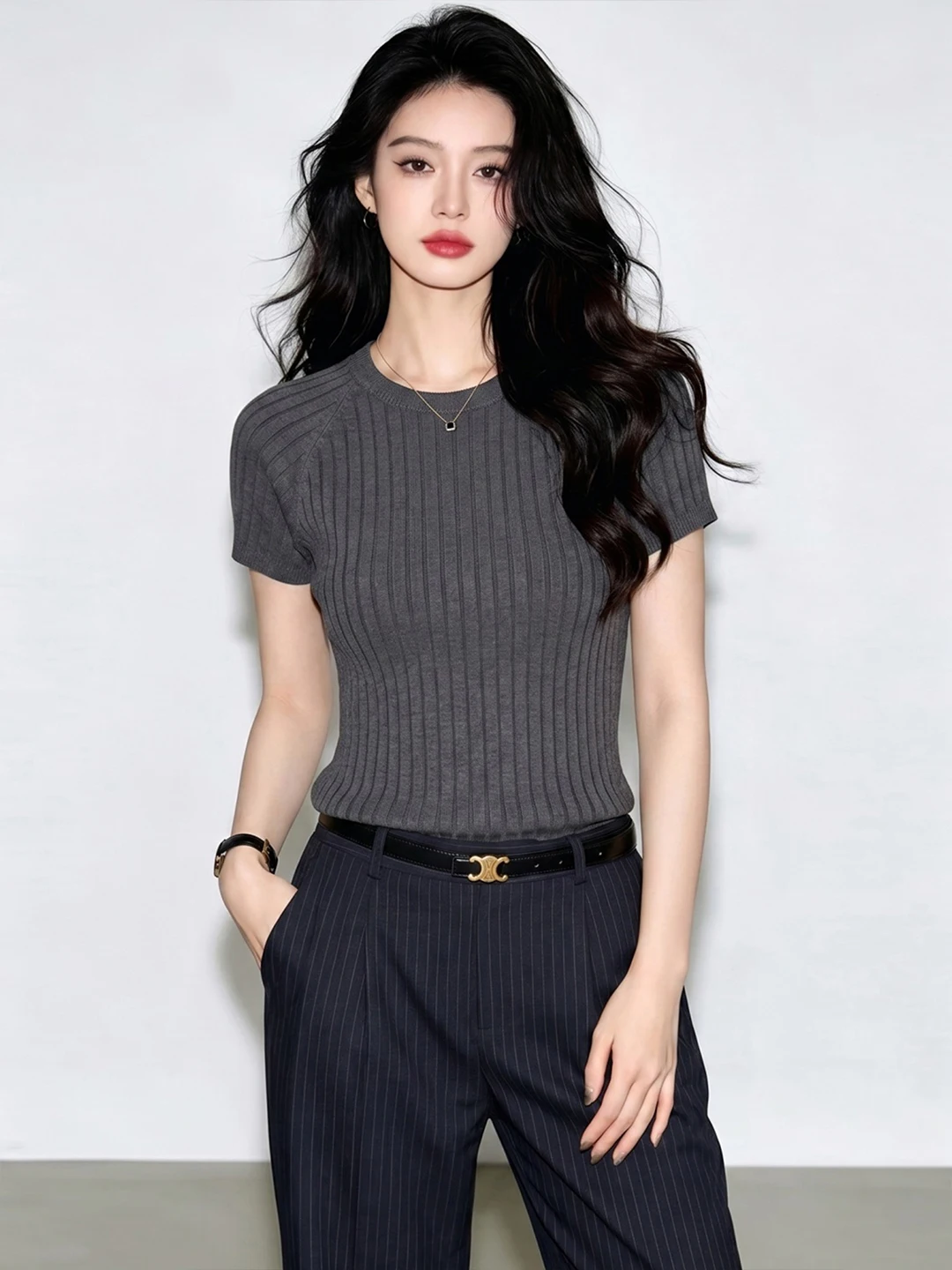 

Commute Style Women's Slim Fit round Neck Short Sleeve Knitwear Fashionable Elegant Top Korean Version Summer Unique
