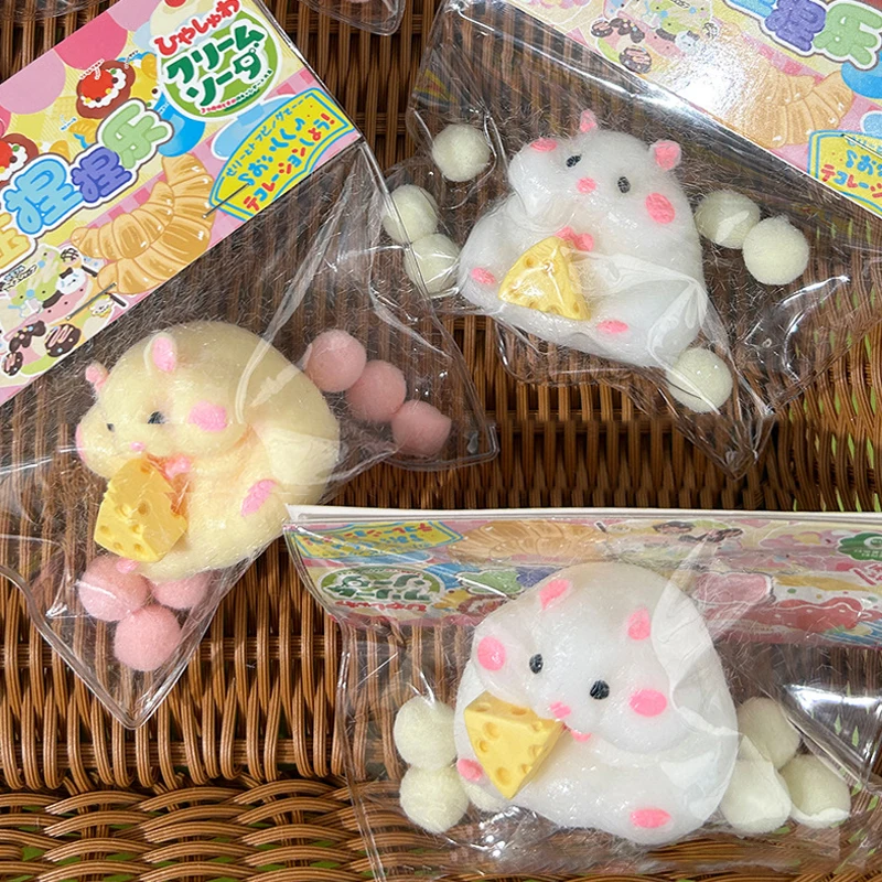 Giocattoli originali della capsula del giappone Cute Kawaii Fatty Milky Soft Hamster floccaggio bambole di peluche spremere giocattoli antistress