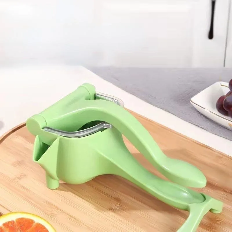 Useful Manual Juicer Portable Plastic Small Squeezer Household Kitchen Tool Fruit Residue Separator Fresh Juice Making Home Use