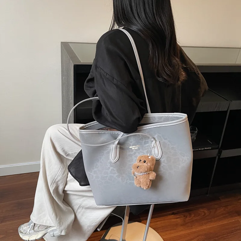 حقيبة يد عصرية جديدة لعام 2025 للنساء، محفظة كتف كلاسيكية تحت الإبط، حقيبة يد ريترو ذات سعة كبيرة، واسعة وأنيقة #3