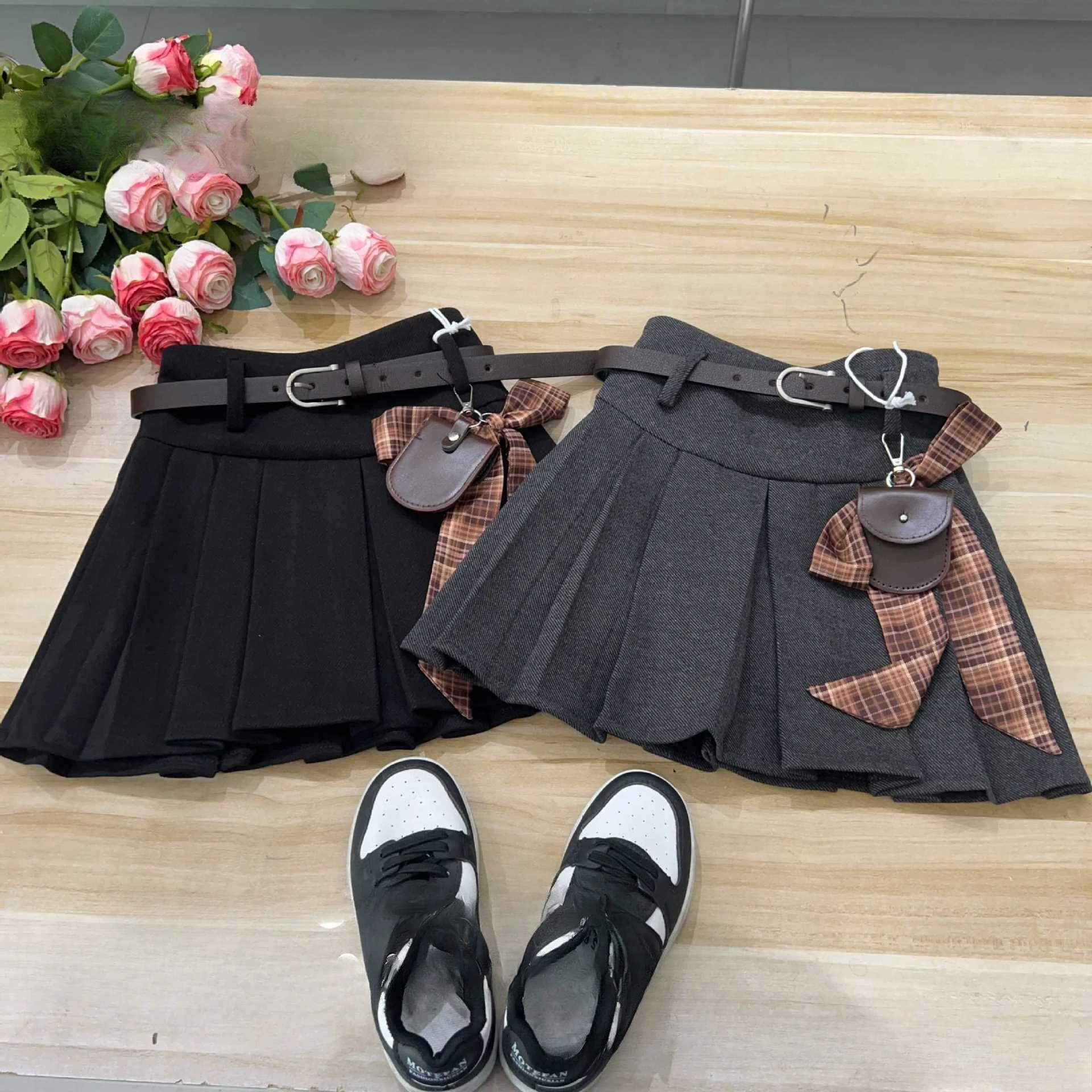 

Girls' autumn and winter woolen skirt without the belt college pleated skirt 2025 autumn