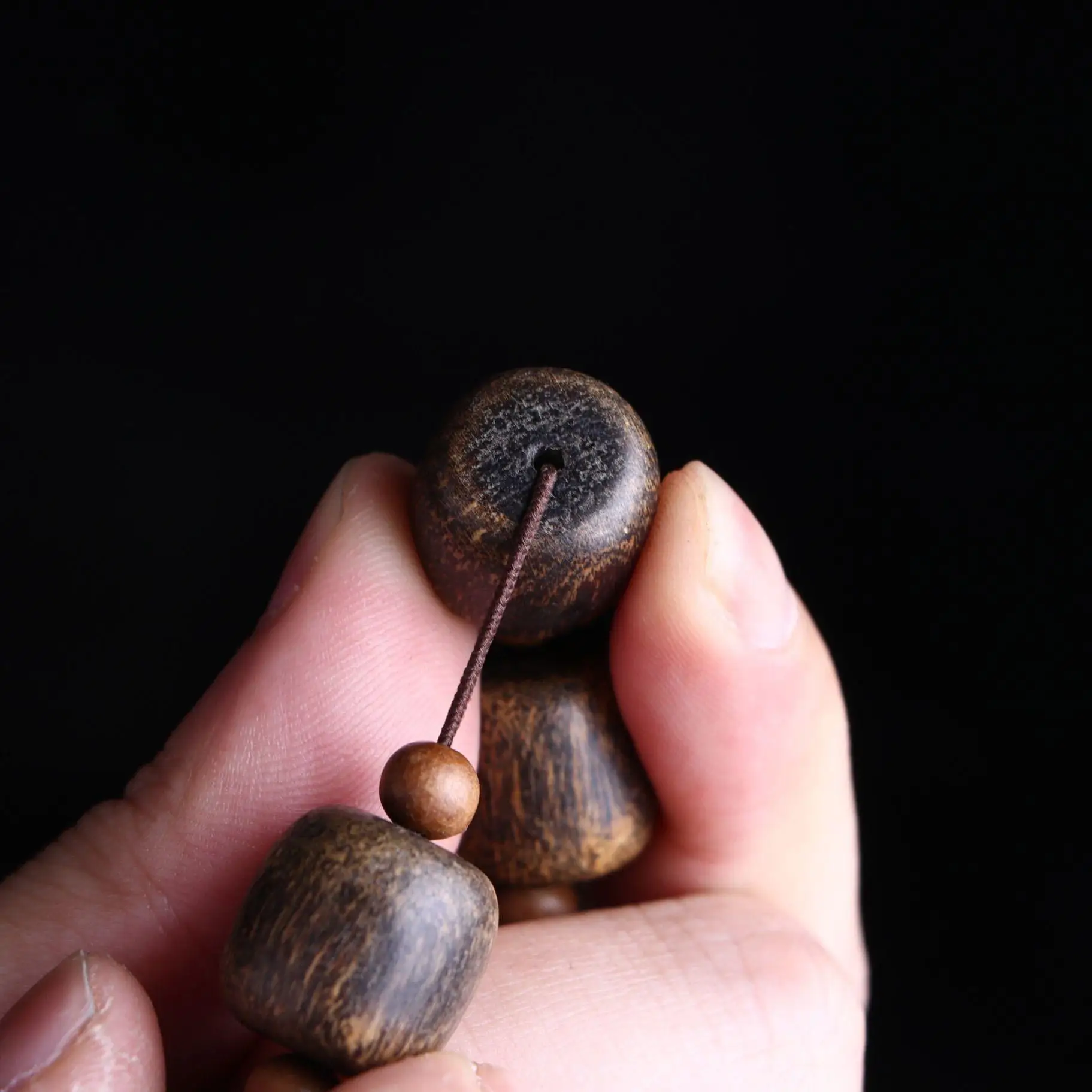 Modern Cambodian Old Material Liquid Incense Wooden Beads Handmade Bracelet Premium Quality Sandalwood Perfume Oils view 3