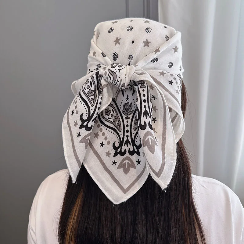 

Velvet Paisley Square Scarf Women65x65Autumn and winter warm headscarf and neck scarf, medium thickness, trendy