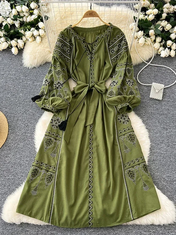 Bohemian Retro Ethnic Style Dress Women's Spring Autumn Embroidered Lace Up Lantern Sleeves Waist Cinching Long Dress A155