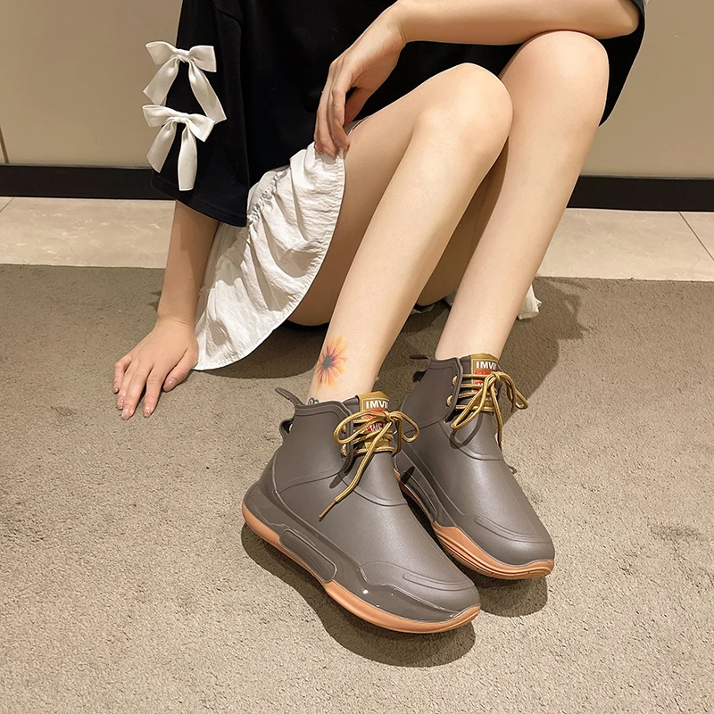 

2025 new rain shoes women's non-slip waterproof shoes wear-resistant medium tube rain boots kitchen rubber shoes