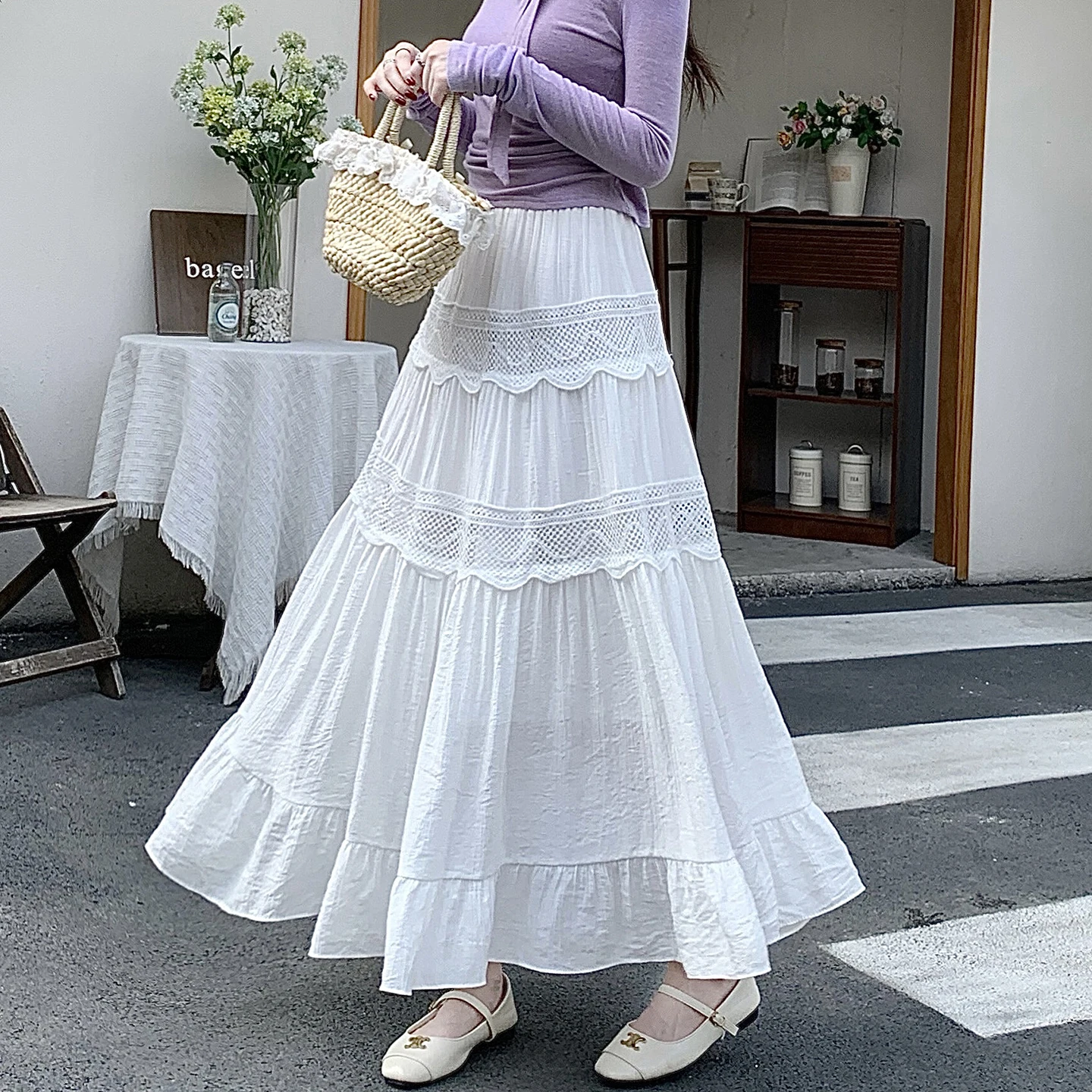 

Элегантная юбка миди А-силуэта для весны и лета, женская юбка с высокой талией, стройнящая фигуру, с кружевными вставками и удобной эластичной талией.