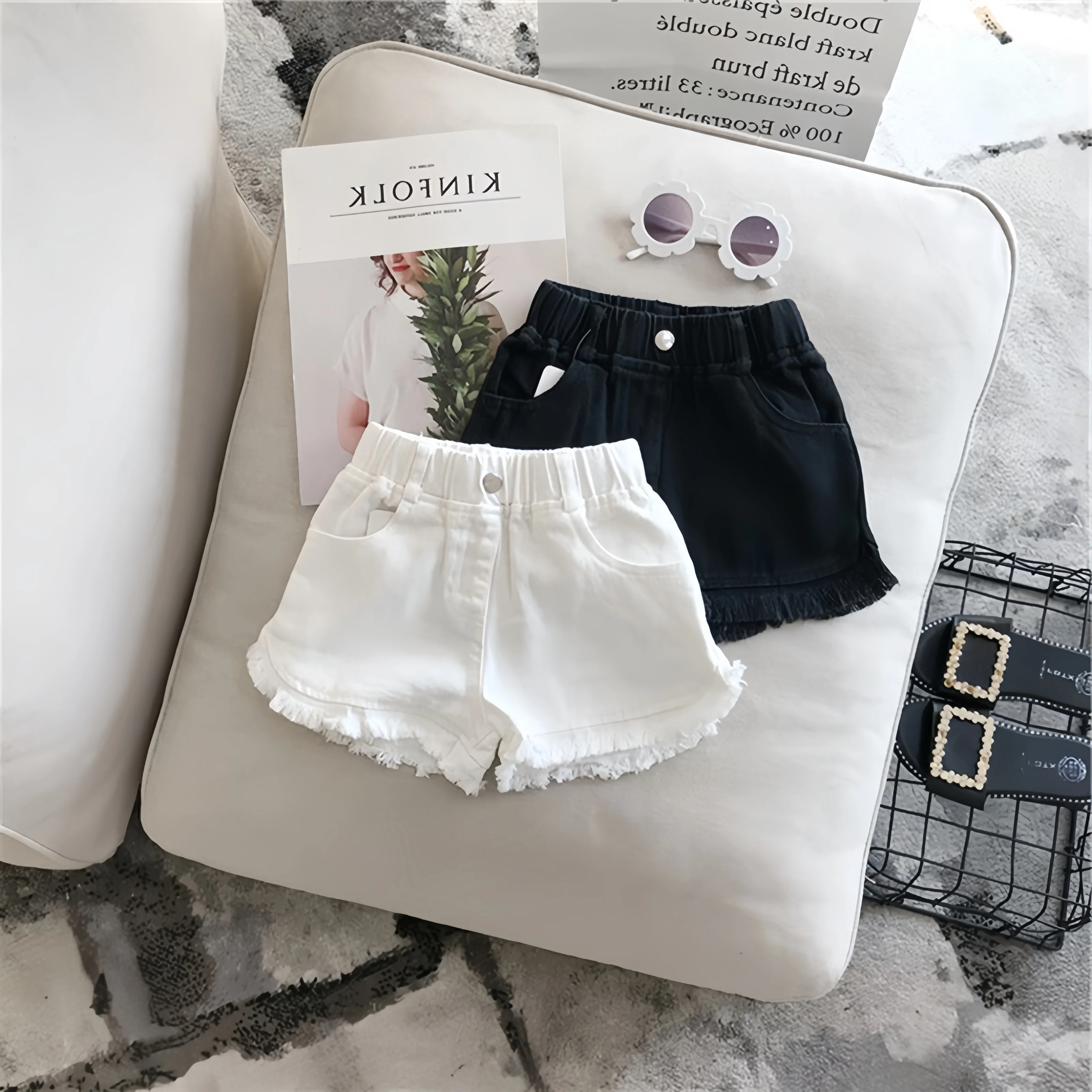 

2025 Summer New Girls' Comfortable 90% Cotton Korean - Style Solid - Color Black and White Casual Denim Shorts for 2 - 7 Years