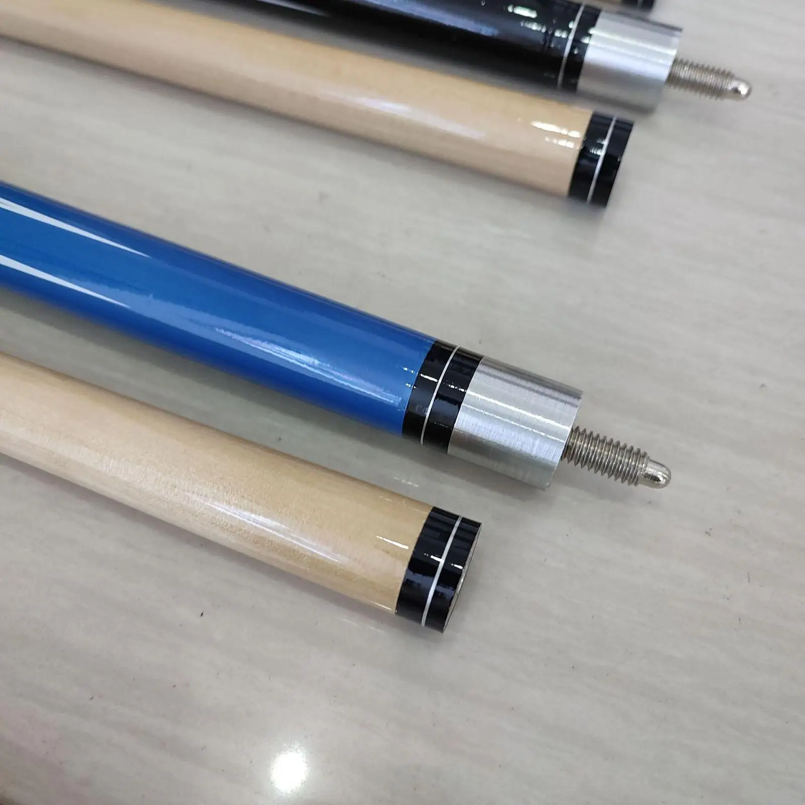2 Section Wooden Billiard Pool Cue Stick Professional 13mm Tip with Case for Billiards Table Game and Practice Supplies