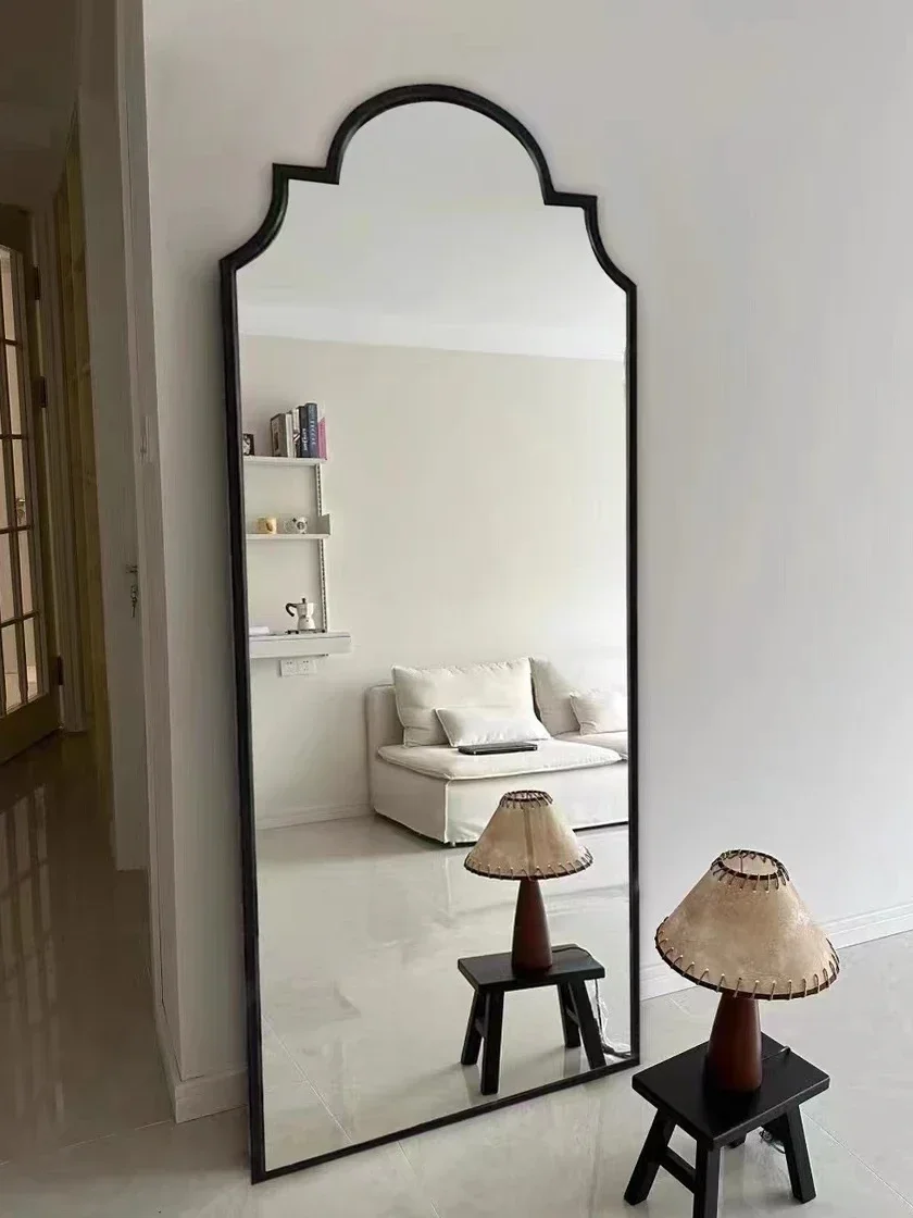 Miroir sur pied de qualité supérieure, de forme spéciale, style rétro français, pour magasin de vêtements
