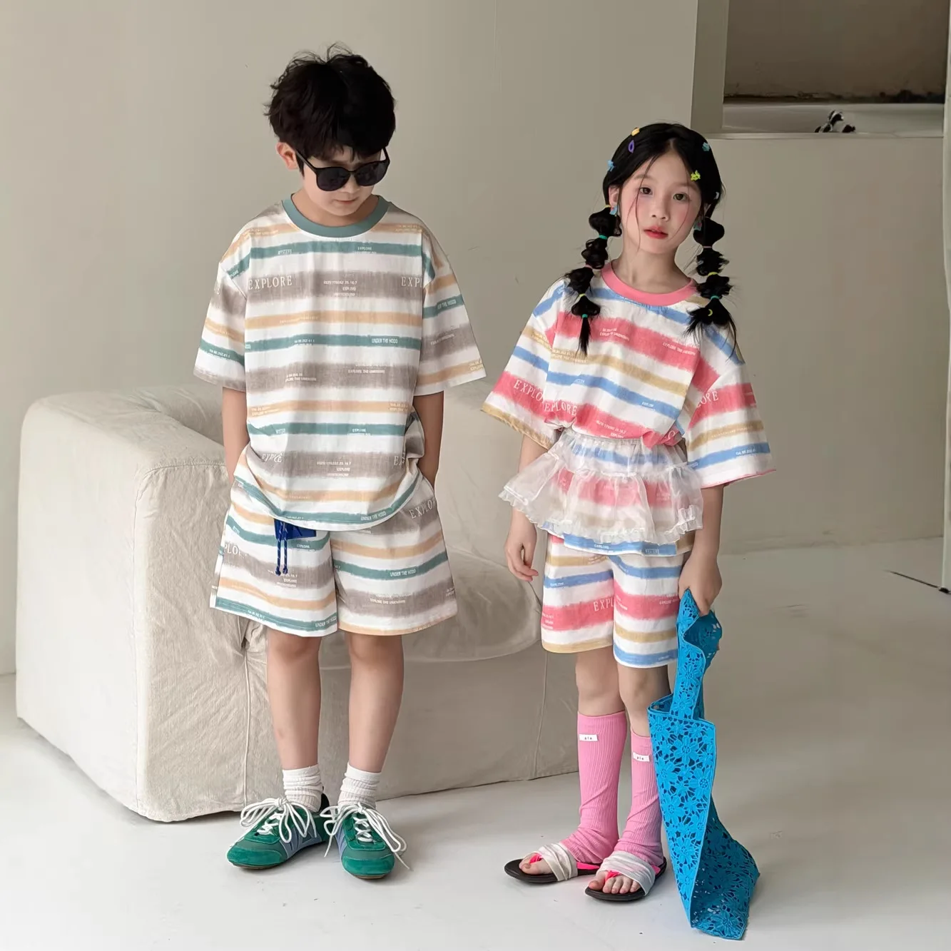 

2026 Summer Kids Striped Letter Print 2PCS Outfit Unisex Boy Girl Short Sleeve T-Shirt + Shorts Casual Loose Two-Piece Set